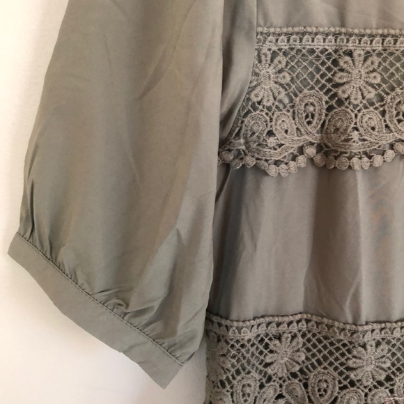 💋LIKE NEW💋 Sage green prairie dress with lace - Picture 4 of 5